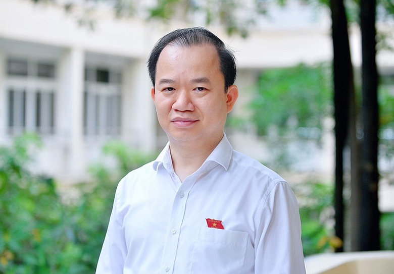 PGS.TS B&ugrave;i Ho&agrave;i Sơn: Cần tỉnh t&aacute;o trước l&agrave;n s&oacute;ng phim tổng t&agrave;i phi l&yacute;- Ảnh 1.