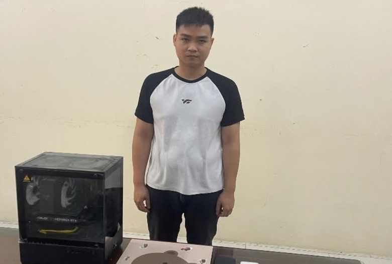 Tạm giữ 9x lừa b&aacute;n phần mềm Vietmap cho 500 người thu lợi hơn 1 tỷ đồng- Ảnh 1.