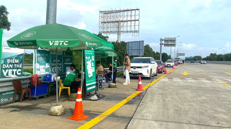 Giao th&ocirc;ng th&ocirc;ng suốt trong ng&agrave;y đầu chuyển đổi t&agrave;i khoản thu ph&iacute;- Ảnh 3.