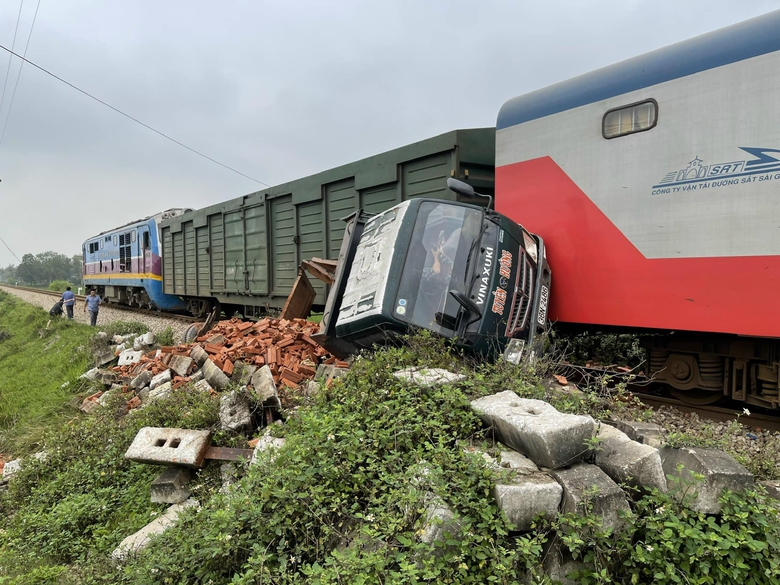 Tai nạn đường sắt giảm nhờ thực hiện nghiêm quy định pháp luật về an toàn- Ảnh 1. Tai nạn đường sắt giảm nhờ thực hiện nghiêm quy định pháp luật về an toàn- Ảnh 1.