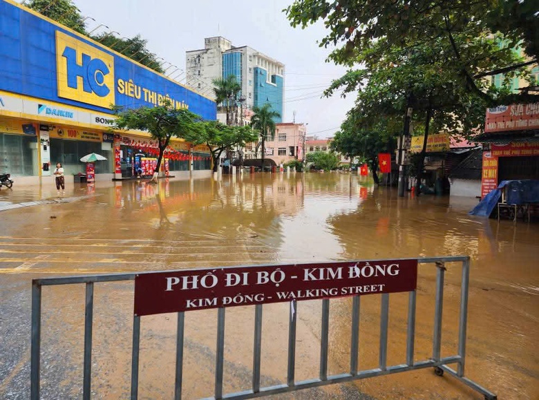 Cao Bằng: Gần 2.000 nh&agrave; bị ảnh hưởng do mưa lũ, lực lượng chức năng trắng đ&ecirc;m hỗ trợ- Ảnh 7.