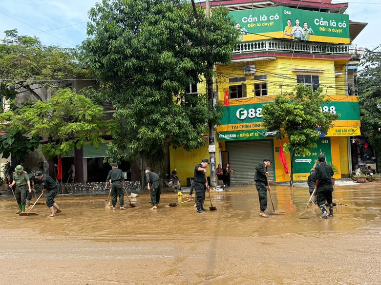 Những h&agrave;nh động ấm t&igrave;nh người sau mưa lũ ở L&agrave;o Cai- Ảnh 10.