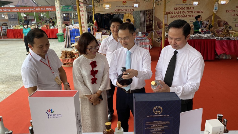 Hội chợ n&ocirc;ng sản - c&aacute;nh tay nối d&agrave;i đưa sản phẩm OCOP tới người ti&ecirc;u d&ugrave;ng- Ảnh 4.