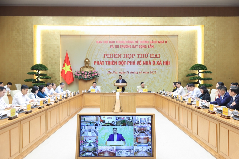 Thủ tướng: Nh&agrave; ở x&atilde; hội kh&ocirc;ng phải nằm ở nơi "khỉ ho c&ograve; g&aacute;y", đất "đầu thừa đu&ocirc;i thẹo"- Ảnh 2.