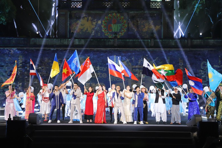 Lễ hội Văn h&oacute;a Thế giới: Thắt chặt t&igrave;nh hữu nghị, ấm "t&igrave;nh d&acirc;n tộc, nghĩa đồng b&agrave;o"- Ảnh 4.