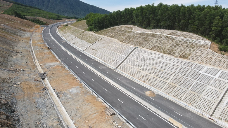 Cao tốc Bắc - Nam qua H&agrave; Tĩnh: Kết nối để bứt ph&aacute;- Ảnh 1.