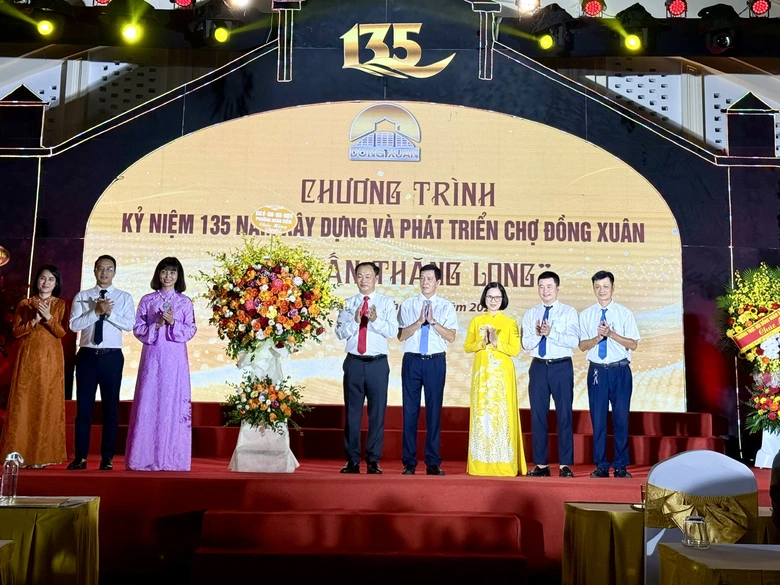 Kỷ niệm 135 năm Chợ Đồng Xu&acirc;n &ndash; Dấu ấn Thăng Long trong l&ograve;ng H&agrave; Nội- Ảnh 2.