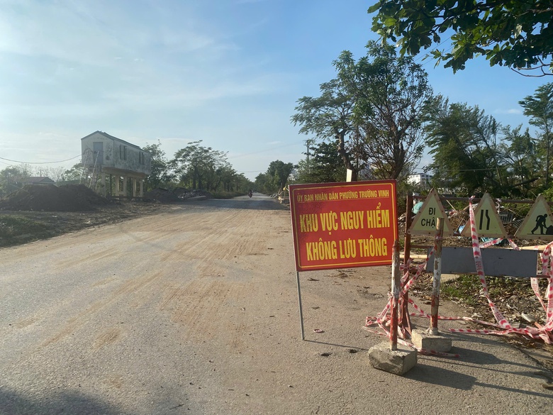 Nghệ An: Nhiều công trình đê kè, hồ đập thủy lợi hư hại nặng sau bão số 10- Ảnh 6. Nghệ An: Nhiều công trình đê kè, hồ đập thủy lợi hư hại nặng sau bão số 10- Ảnh 6.