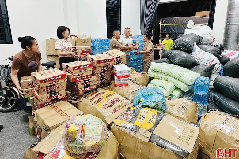 Từ v&ugrave;ng b&atilde;o H&agrave; Tĩnh, những chuyến xe nghĩa t&igrave;nh ngược ra Bắc- Ảnh 3.