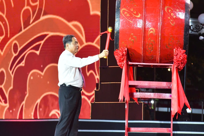 Chủ tịch Quốc hội Trần Thanh Mẫn khởi trống khai hội Lễ hội m&ugrave;a Thu C&ocirc;n Sơn - Kiếp Bạc- Ảnh 2.
