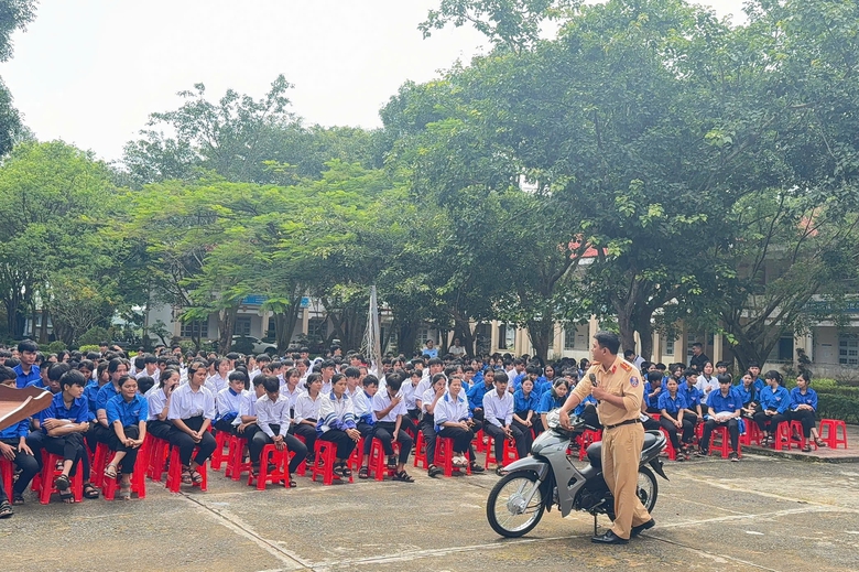 Đ&acirc;u l&agrave; giải ph&aacute;p gi&uacute;p Quảng Ng&atilde;i k&eacute;o giảm TNGT cả 3 ti&ecirc;u ch&iacute;?- Ảnh 2.