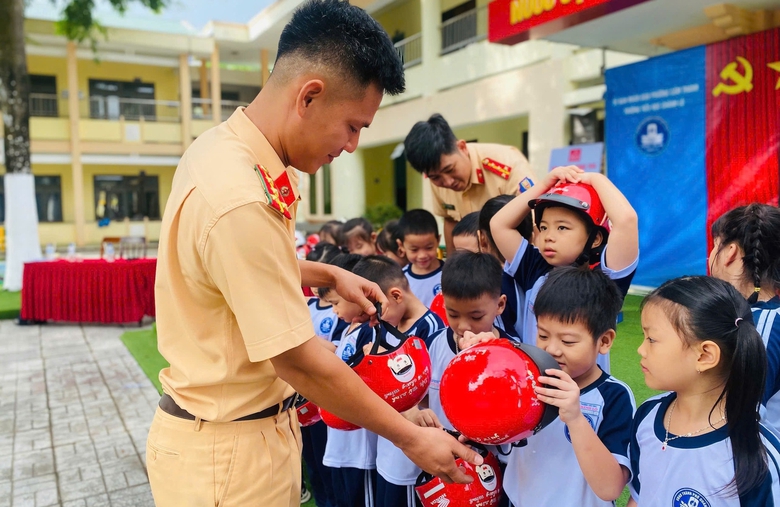 Đ&acirc;u l&agrave; giải ph&aacute;p gi&uacute;p Quảng Ng&atilde;i k&eacute;o giảm TNGT cả 3 ti&ecirc;u ch&iacute;?- Ảnh 4.