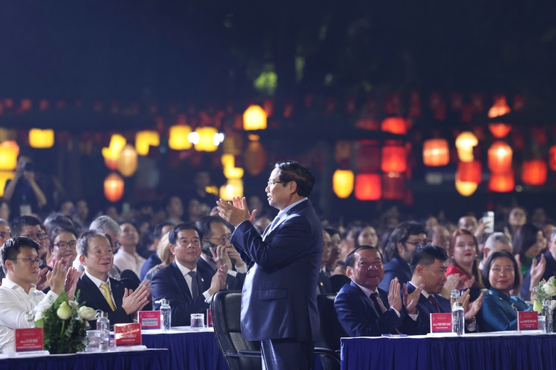 T&T Group, SHB lan tỏa bản sắc văn hóa Việt cùng Lễ hội Văn hóa Thế giới tại Hà Nội- Ảnh 1. T&T Group, SHB lan tỏa bản sắc văn hóa Việt cùng Lễ hội Văn hóa Thế giới tại Hà Nội- Ảnh 1.