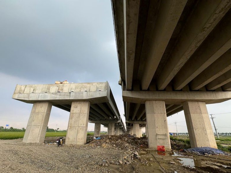 Giữ nhịp thi đua &ldquo;vượt nắng thắng mưa&rdquo; tr&ecirc;n c&ocirc;ng trường cao tốc Cao Bồ - Mai Sơn- Ảnh 5.