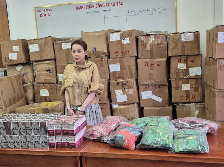 Khởi tố, bắt tạm giam Ngân 98 vì sản xuất, buôn bán hàng giả là thực phẩm- Ảnh 2. Khởi tố, bắt tạm giam Ngân 98 vì sản xuất, buôn bán hàng giả là thực phẩm- Ảnh 2.