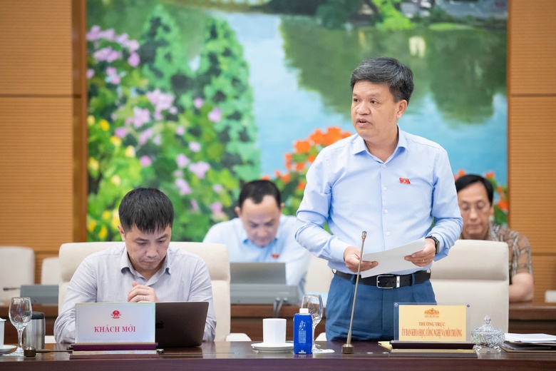 Siết quản l&yacute; đất hiếm - kho&aacute;ng sản chiến lược trong sản xuất xe điện, drone- Ảnh 3.