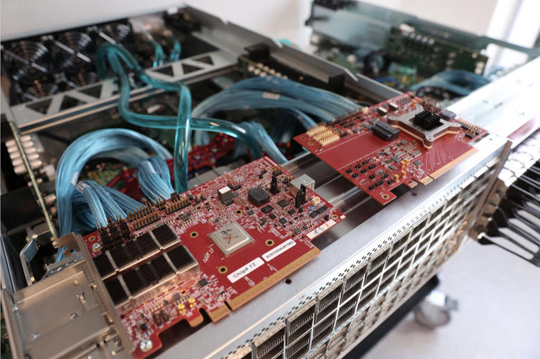 Broadcom ra mắt chip mạng mới, cuộc chiến với Nvidia ng&agrave;y c&agrave;ng gay cấn- Ảnh 2.