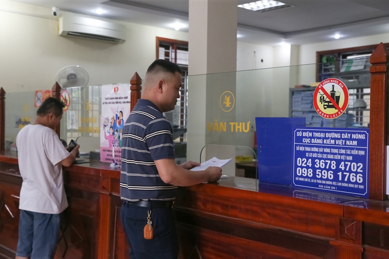 Nghệ An: Hàng chục nghìn người dân hưởng lợi từ chính sách miễn kiểm định lần đầu- Ảnh 1. Nghệ An: Hàng chục nghìn người dân hưởng lợi từ chính sách miễn kiểm định lần đầu- Ảnh 1.