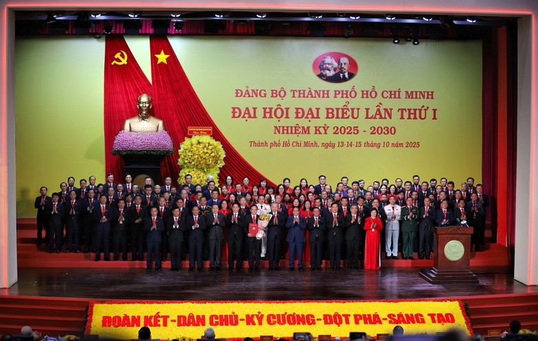 Khai mạc Đại hội đại biểu Đảng bộ TP.HCM lần thứ I, nhiệm kỳ 2025 - 2030- Ảnh 4. Khai mạc Đại hội đại biểu Đảng bộ TP.HCM lần thứ I, nhiệm kỳ 2025 - 2030- Ảnh 4.
