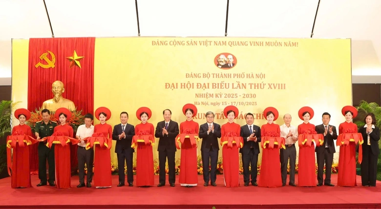 Khai trương Trung t&acirc;m b&aacute;o ch&iacute; phục vụ Đại hội Đảng bộ TP H&agrave; Nội- Ảnh 2.