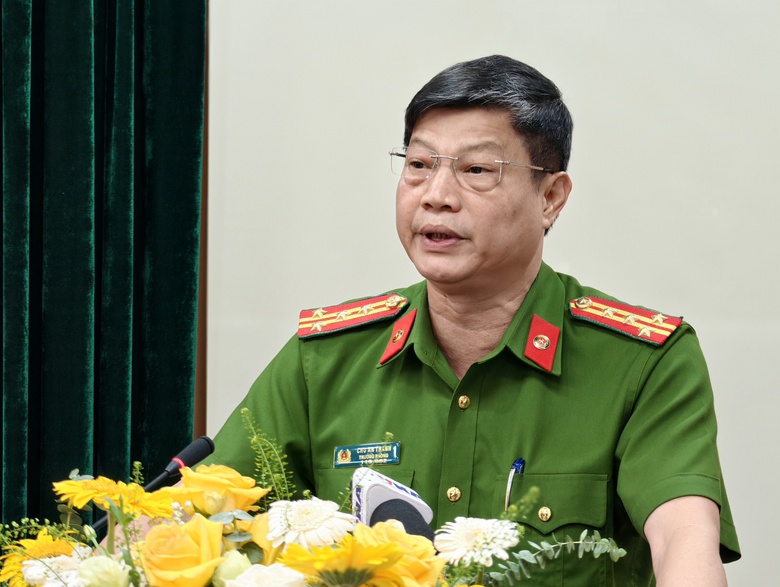 C&ocirc;ng an H&agrave; Nội ph&aacute; vụ &aacute;n lớn li&ecirc;n quan những b&igrave;nh chữa ch&aacute;y kh&ocirc;ng dập được lửa- Ảnh 1.