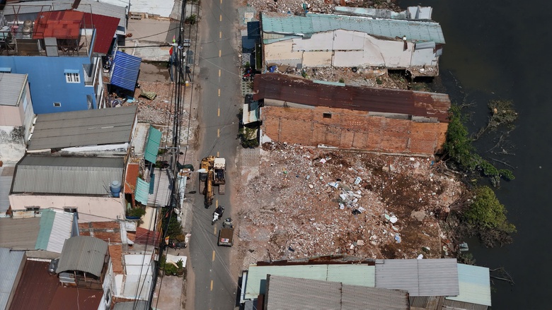 Dự &aacute;n bờ Bắc k&ecirc;nh Đ&ocirc;i hơn 7.300 tỷ đồng đang thi c&ocirc;ng ra sao?- Ảnh 3.