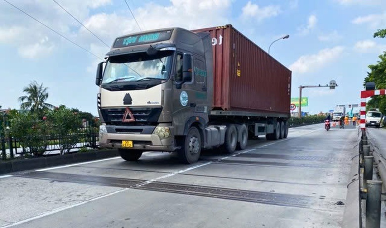H&agrave; Nội lắp đặt 4 trạm c&acirc;n điện tử ngăn chặn xe qu&aacute; tải- Ảnh 1.
