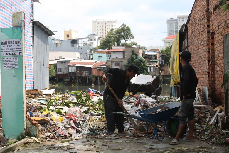 Dự &aacute;n bờ Bắc k&ecirc;nh Đ&ocirc;i hơn 7.300 tỷ đồng đang thi c&ocirc;ng ra sao?- Ảnh 7.