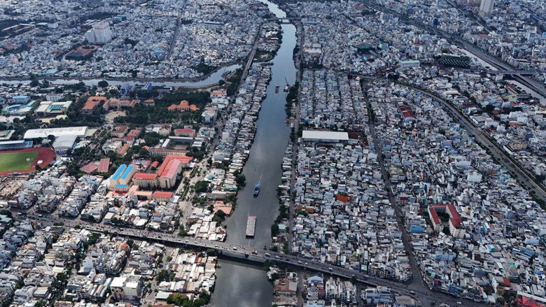 Dự &aacute;n bờ Bắc k&ecirc;nh Đ&ocirc;i hơn 7.300 tỷ đồng đang thi c&ocirc;ng ra sao?- Ảnh 1.