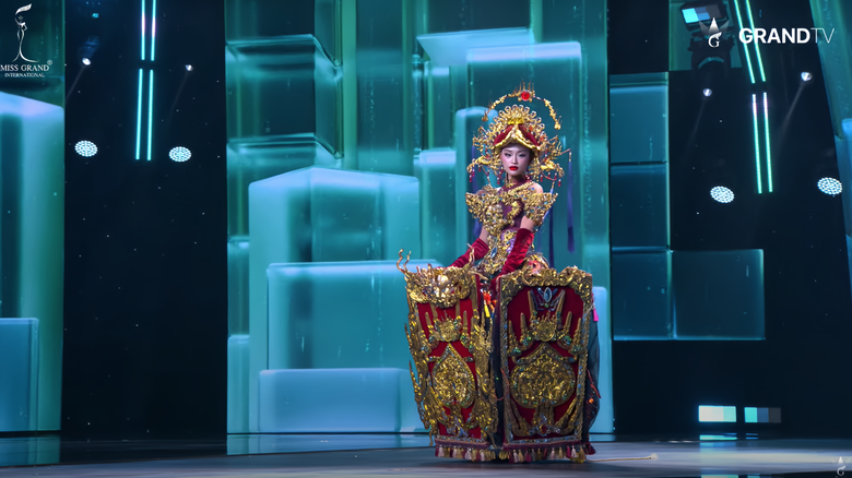 Hơn 30 triệu lượt xem Yến Nhi diễn Trang phục văn hóa dân tộc tại Miss Grand International- Ảnh 1. Hơn 30 triệu lượt xem Yến Nhi diễn Trang phục văn hóa dân tộc tại Miss Grand International- Ảnh 1.