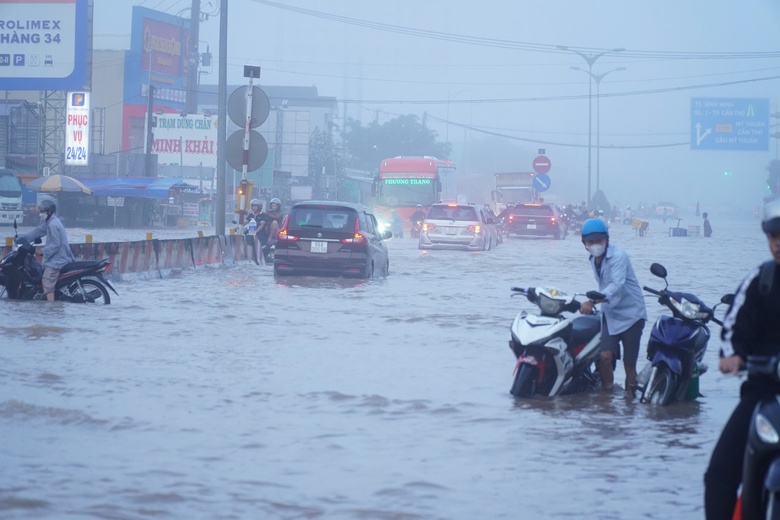 Vĩnh Long đầu tư hơn 12 tỷ đồng nâng cấp QL1 qua bến xe Bình Minh để chống ngập- Ảnh 1. Vĩnh Long đầu tư hơn 12 tỷ đồng nâng cấp QL1 qua bến xe Bình Minh để chống ngập- Ảnh 1.