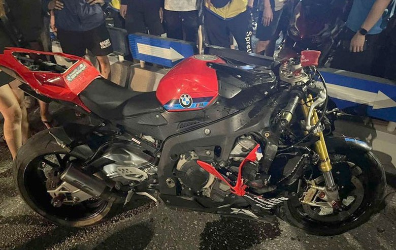 Chiếc xe ph&acirc;n khối lớn li&ecirc;n quan vụ tai nạn.