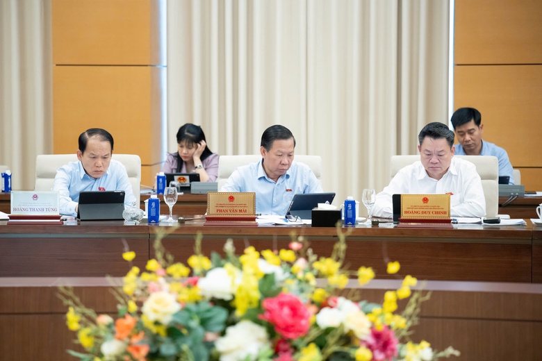 Thứ trưởng B&ugrave;i Xu&acirc;n Dũng l&agrave;m r&otilde; về đề xuất mở rộng đối tượng miễn giấy ph&eacute;p x&acirc;y dựng- Ảnh 5.