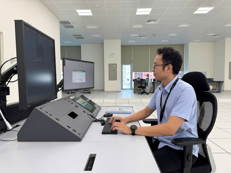 Người đội ph&oacute; với những s&aacute;ng kiến l&agrave;m chủ c&ocirc;ng nghệ điều h&agrave;nh bay- Ảnh 1.