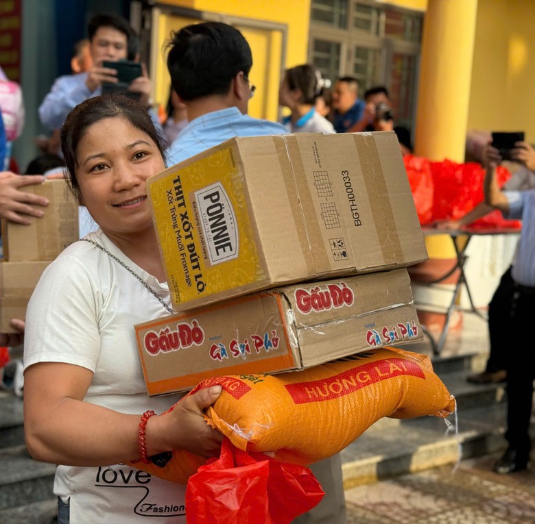 B&aacute;o X&acirc;y dựng v&agrave; bạn đọc tặng nh&agrave; "ch&igrave;a kho&aacute; trao tay" ở Th&aacute;i Nguy&ecirc;n- Ảnh 8.