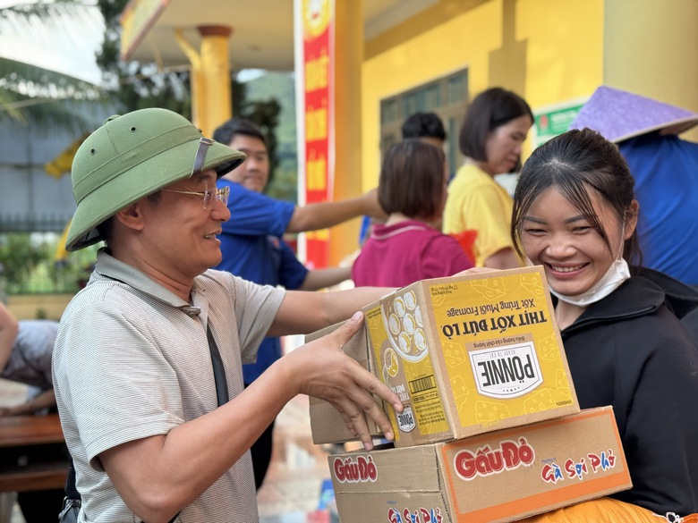 B&aacute;o X&acirc;y dựng v&agrave; bạn đọc tặng nh&agrave; "ch&igrave;a kho&aacute; trao tay" ở Th&aacute;i Nguy&ecirc;n- Ảnh 7.