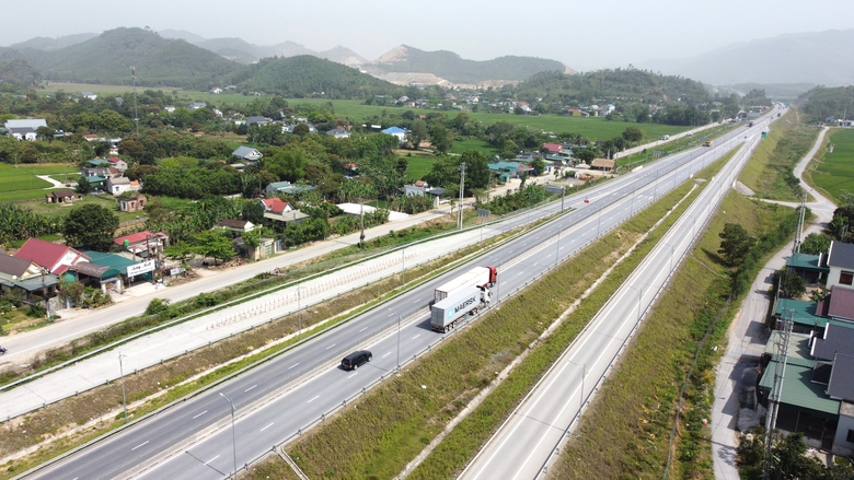 Thanh Hóa bứt phá phát triển hạ tầng, tạo động lực tăng trưởng kinh tế - xã hội- Ảnh 1. Thanh Hóa bứt phá phát triển hạ tầng, tạo động lực tăng trưởng kinh tế - xã hội- Ảnh 1.