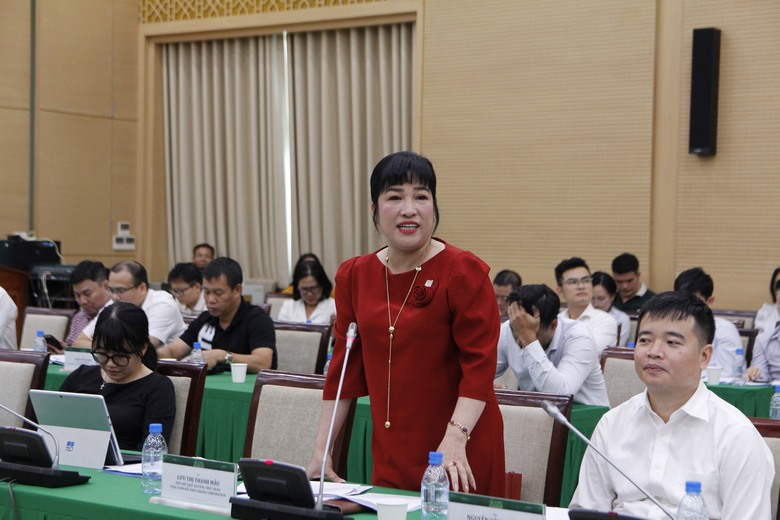 B&agrave; Lưu Thị Thanh Mẫu, Tổng gi&aacute;m đốc Phuc Khang Coporation kiến nghị Bộ X&acirc;y dựng sớm nghi&ecirc;n cứu, ban h&agrave;nh hệ thống ti&ecirc;u ch&iacute; c&ocirc;ng tr&igrave;nh xanh của nh&agrave; nước.