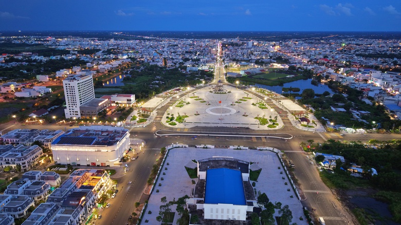 Cận cảnh quảng trường Phan Ngọc Hiển - biểu tượng trái tim của Cà Mau- Ảnh 1. Cận cảnh quảng trường Phan Ngọc Hiển - biểu tượng trái tim của Cà Mau- Ảnh 1.