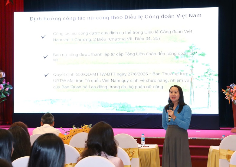 C&ocirc;ng đo&agrave;n X&acirc;y dựng Việt Nam tổ chức tập huấn nghiệp vụ c&ocirc;ng t&aacute;c nữ c&ocirc;ng năm 2025- Ảnh 2.