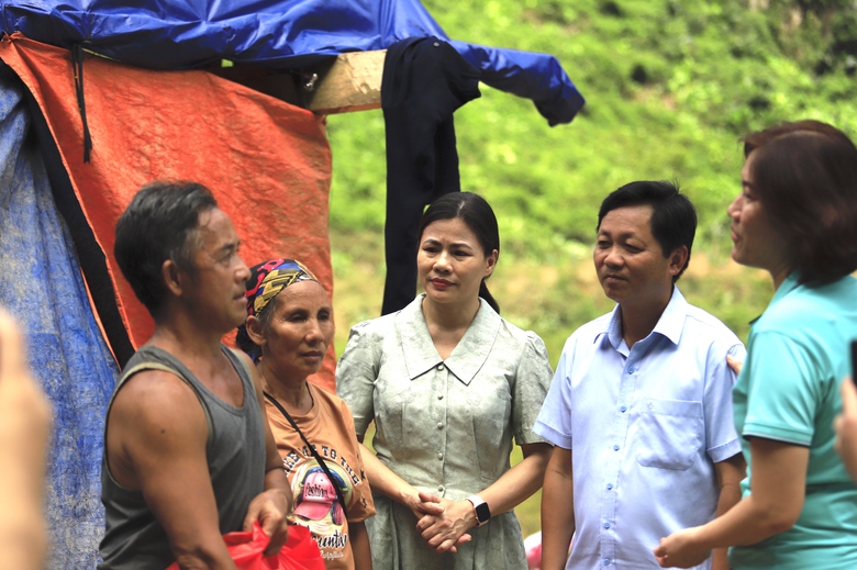 B&aacute;o X&acirc;y dựng v&agrave; bạn đọc tặng nh&agrave; "ch&igrave;a kho&aacute; trao tay" ở Th&aacute;i Nguy&ecirc;n- Ảnh 4.