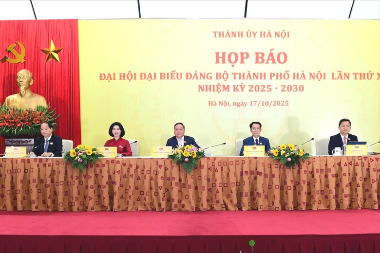 Hà Nội tăng tốc hoàn thiện hạ tầng giao thông, mở rộng không gian đô thị- Ảnh 4. Hà Nội tăng tốc hoàn thiện hạ tầng giao thông, mở rộng không gian đô thị- Ảnh 4.