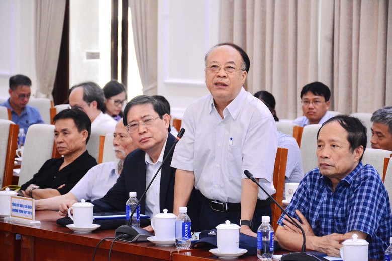 Bộ GD&ĐT dự kiến c&oacute; bộ s&aacute;ch gi&aacute;o khoa thống nhất từ 2026- Ảnh 2.