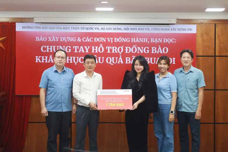 B&aacute;o X&acirc;y dựng v&agrave; c&aacute;c nh&agrave; t&agrave;i trợ ủng hộ hơn 2,4 tỷ đồng gi&uacute;p Th&aacute;i Nguy&ecirc;n khắc phục b&atilde;o lũ- Ảnh 9.