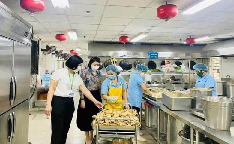 Khi bữa ăn b&aacute;n tr&uacute; "ngon như cơm nh&agrave;"- Ảnh 11.