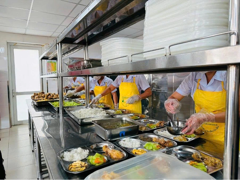 Khi bữa ăn b&aacute;n tr&uacute; "ngon như cơm nh&agrave;"- Ảnh 13.