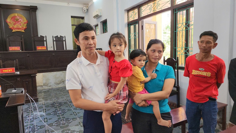 Miễn tr&aacute;ch nhiệm h&igrave;nh sự đối với bị c&aacute;o Th&aacute;i Khắc Th&agrave;nh trong vụ g&agrave; l&ocirc;i trắng- Ảnh 2.