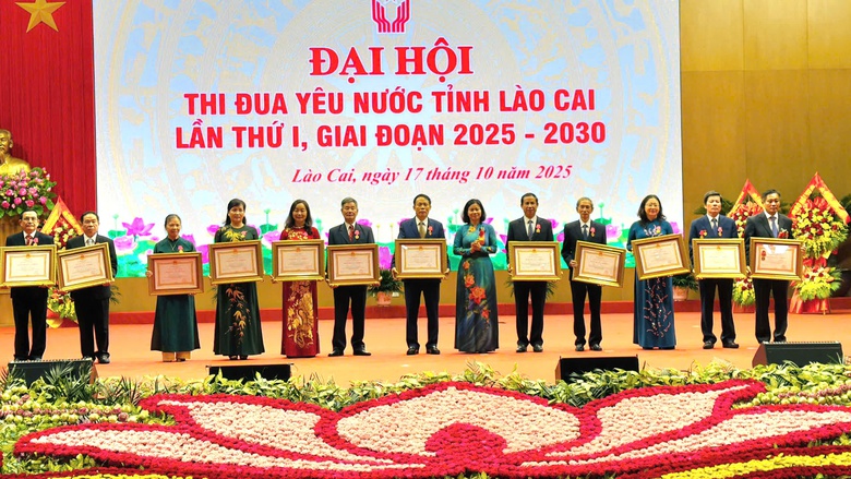 Đại hội thi đua y&ecirc;u nước tỉnh L&agrave;o Cai lần thứ I- Ảnh 4.