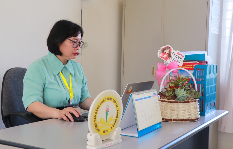 Hai nữ giảng vi&ecirc;n ti&ecirc;u biểu trong phong tr&agrave;o thi đua y&ecirc;u nước của ng&agrave;nh X&acirc;y dựng- Ảnh 1.