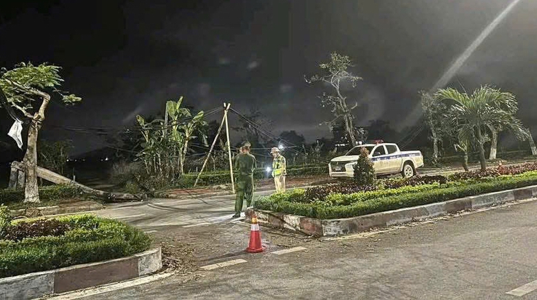 Vấp phải sợi dây sa xuống đường, nguyên chủ tịch xã tử vong thương tâm- Ảnh 1. Vấp phải sợi dây sa xuống đường, nguyên chủ tịch xã tử vong thương tâm- Ảnh 1.